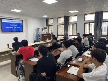 马鞍山钢铁股份公司高级工程师廖海欧应邀为机械工程学院作《智能化系统工程技术研发》专题学术报告